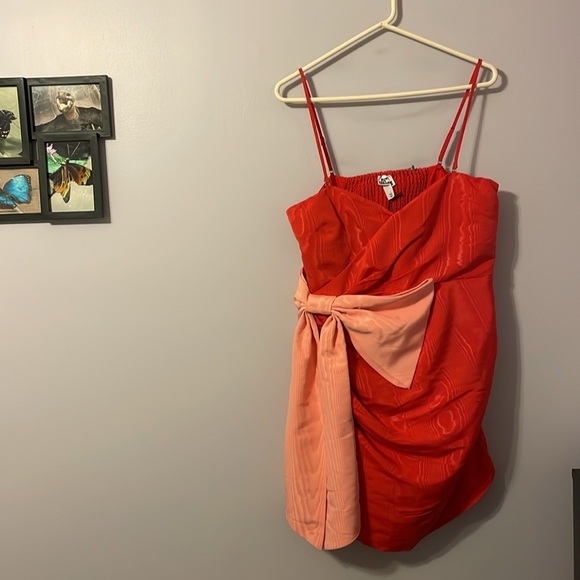 Future Collective Red with Pink Bow Holiday Sweetheart Bow Mini Dress size L - Picture 3 of 15